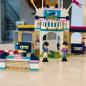 LEGO Friends Stephanie’s Horse Jumping 41367 Building Kit (337 Pieces) COMPLETE